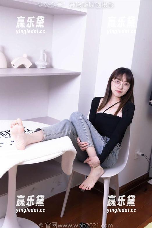 BoBoSocks袜啵啵 - 热乎乎的稚予裸足写真新鲜出炉，趁热打铁，看哪只脚最会卖萌！