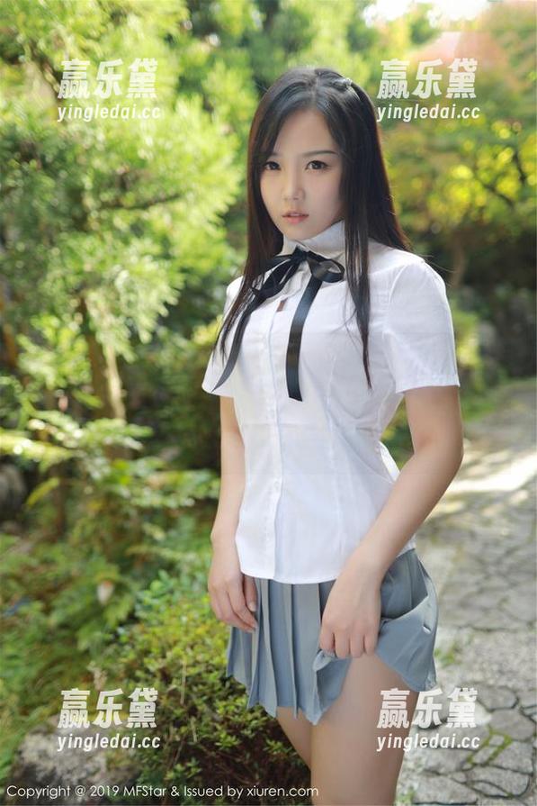 MFStar模范学院-慕羽茜 MFStar模范学院 - 慕羽茜的在线连衣裙图集,随便哪个角度都抓人眼球,让人挪不开目光。
