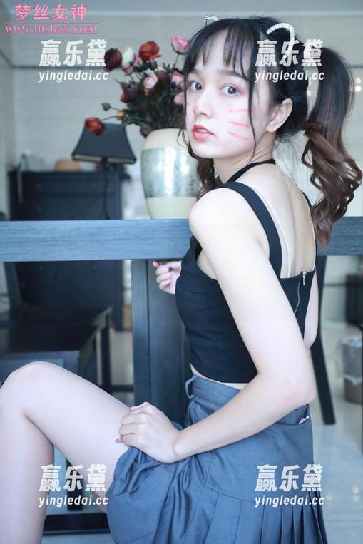 MSLASS梦丝女神 - 璇璇的新作品来喽！天台少女，看着像在追赶风…但其实是在追垃圾桶的那个日子。