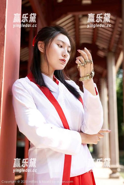 MiiTao蜜桃社-李颖诗 MiiTao蜜桃社 - 黑白,好像我家猫的思维,李颖诗的图库分享,可以给你点灵感吧?