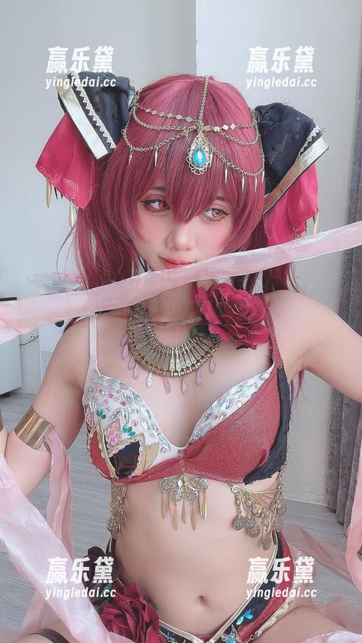 PoppaChan 长腿入戏,PoppaChan的高清写真带你翻转视线!