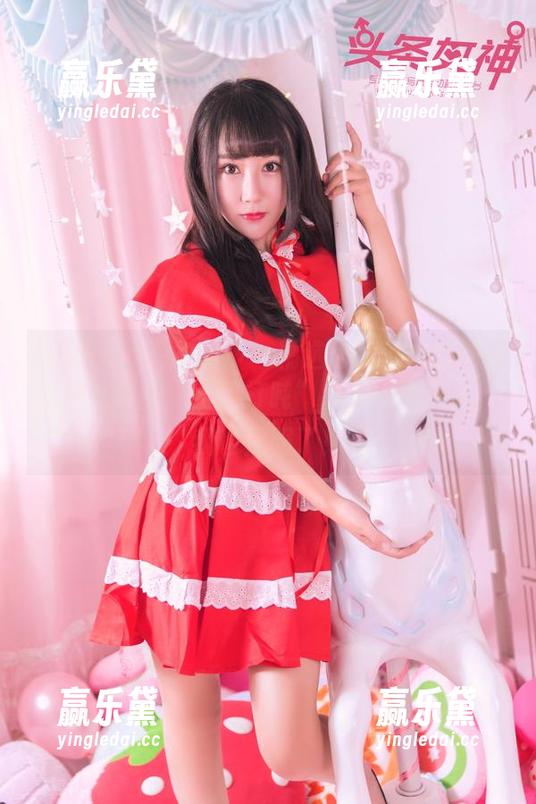 TouTiao头条女神 - 精选洛洛可校服图集，居然能把“上课打盹”都拍得这么美，我也是服了！