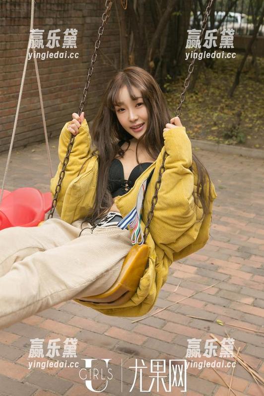 UGirls尤果网 - 温鈊怡的JK高清图包，有种特别的吸引力