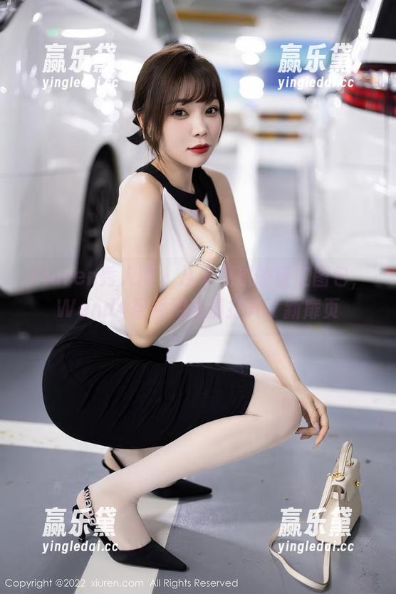 Xiuren秀人网-Wendy智秀 Xiuren秀人网 - 从未见过的镂空图包,Wendy智秀用高清打开了新扉页