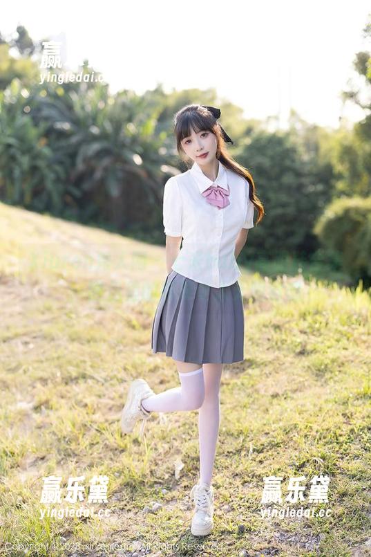 Xiuren秀人网-七米baby Xiuren秀人网 - 七米baby高跟鞋合集:图包里的脚踝令人无限遐想