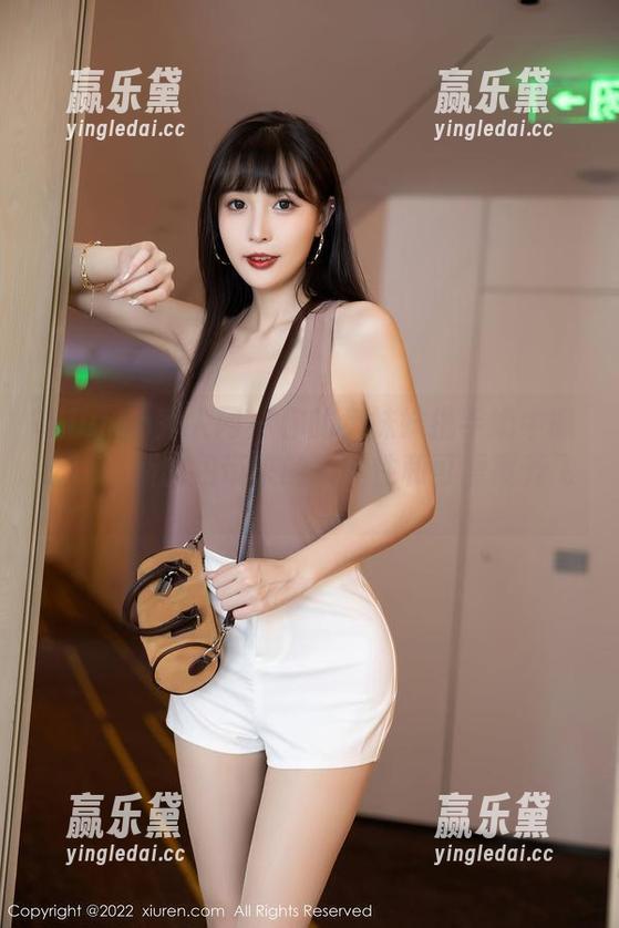 Xiuren秀人网 - 你的兔妹妹携手奶牛概念，最新图包带来的挑战性和可爱度齐飞。