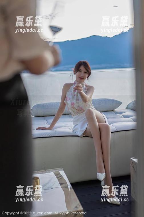 Xiuren秀人网 - 在线聊聊唐安诺的户外写真：每一帧都像在跟我说悄悄话～