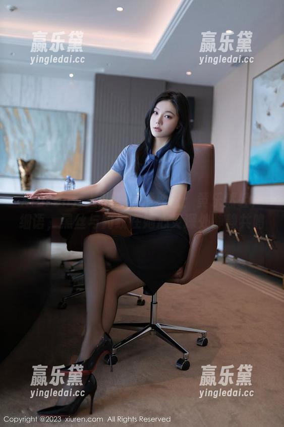Xiuren秀人网 - 高清独白：黄乐然轻声细语，黑丝与豹纹在她心灵深处静静共鸣
