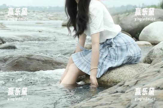 eloise软软 暮色中的荆棘,eloise软软到底是怎么把这些看似棘手的东西变成照片中的宁静?