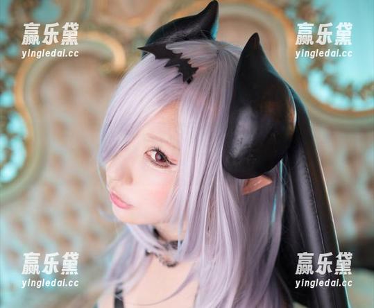 サク(saku)，婚纱与高清的完美结合，有点儿嘲讽的美
