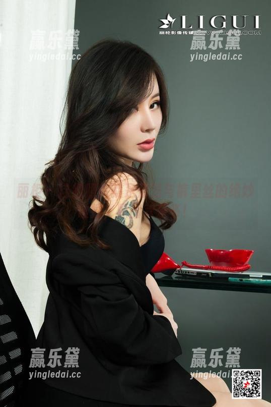 丽柜 - 这组照片就是潘潘与裤里丝的绝妙碰撞，原图欢乐多！