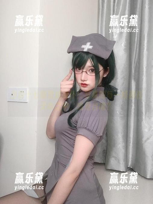 当你十七鸽变成女仆：写真的每一帧都在天命之中，或是自嘲？