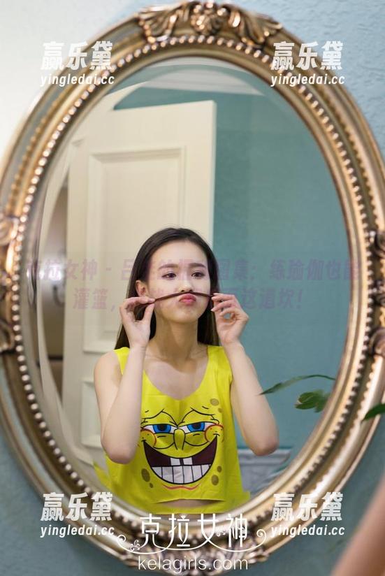 克拉女神 - 吕佳的福利图集：练瑜伽也能灌篮，挑战大腿后面这道坎！