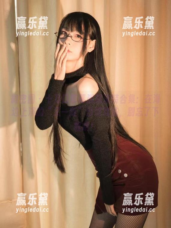 微密圈 - 十万口草莓粥粥泳装合集：在海边上演的“又一版”沙滩戏法，别忘了下载哦！