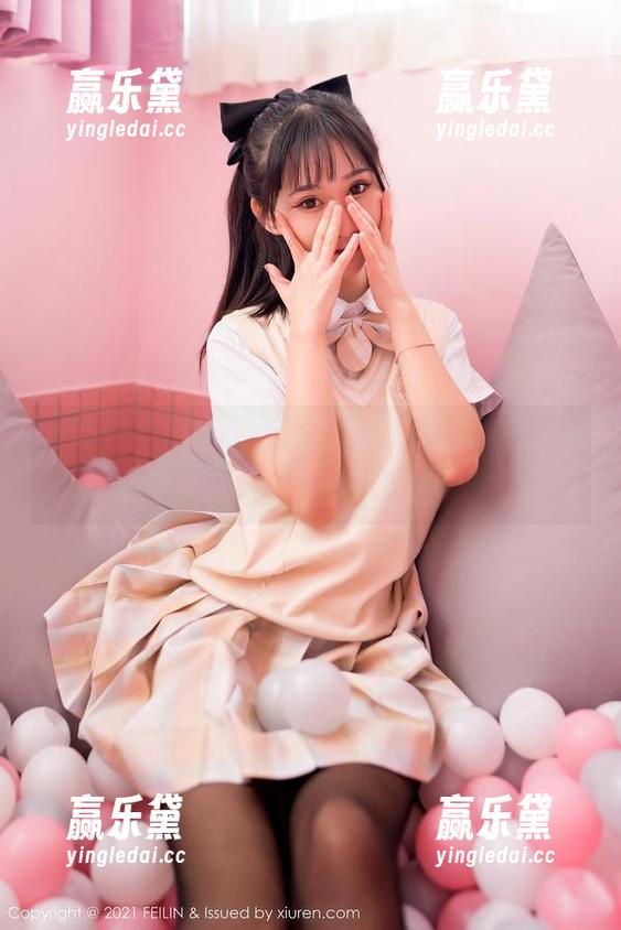 嗲囡囡 - 靖静这一趴：luna张静燕的自拍文化，图库新篇章