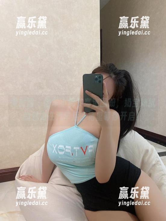 微密圈 - 随车小秘书高清图册，奶宝妹纸的魅力在汽车后备箱里等你开启！
