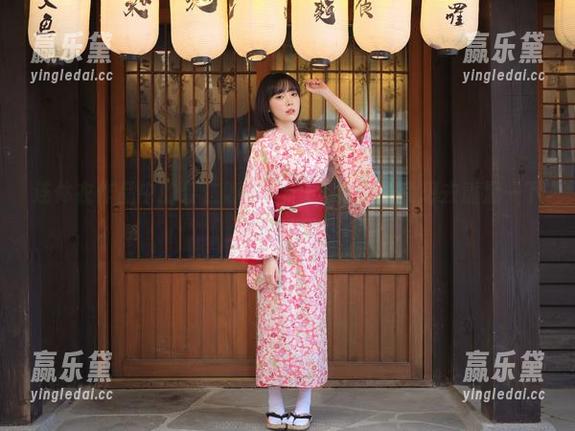 连体衣作品中的姜仁卿(강인경)，看完让我想去重温一下时尚课堂