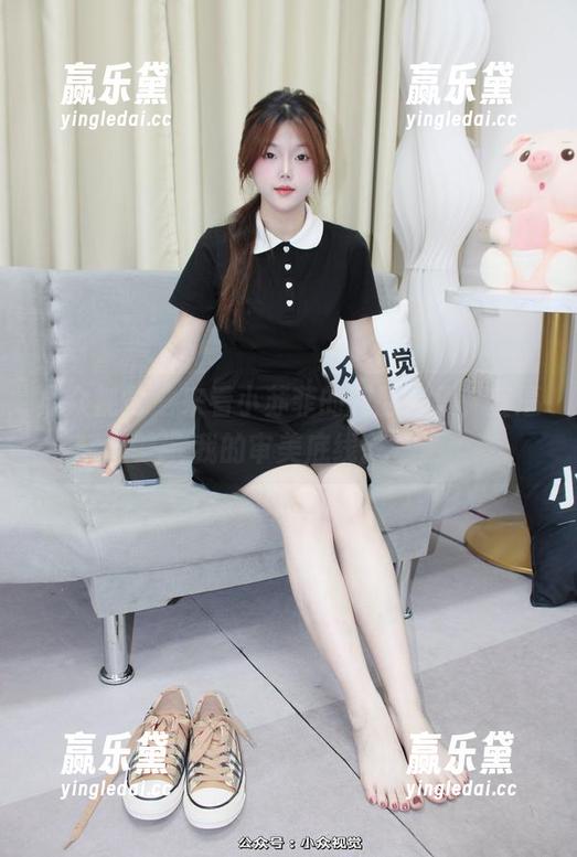小众视觉 - 来看小苏菲的制服合集，直逼我的审美底线。