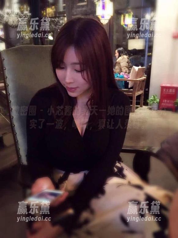 微密圈 - 小芯酱的夏天—她的图片库又充实了一波，啧啧，真让人羡慕。