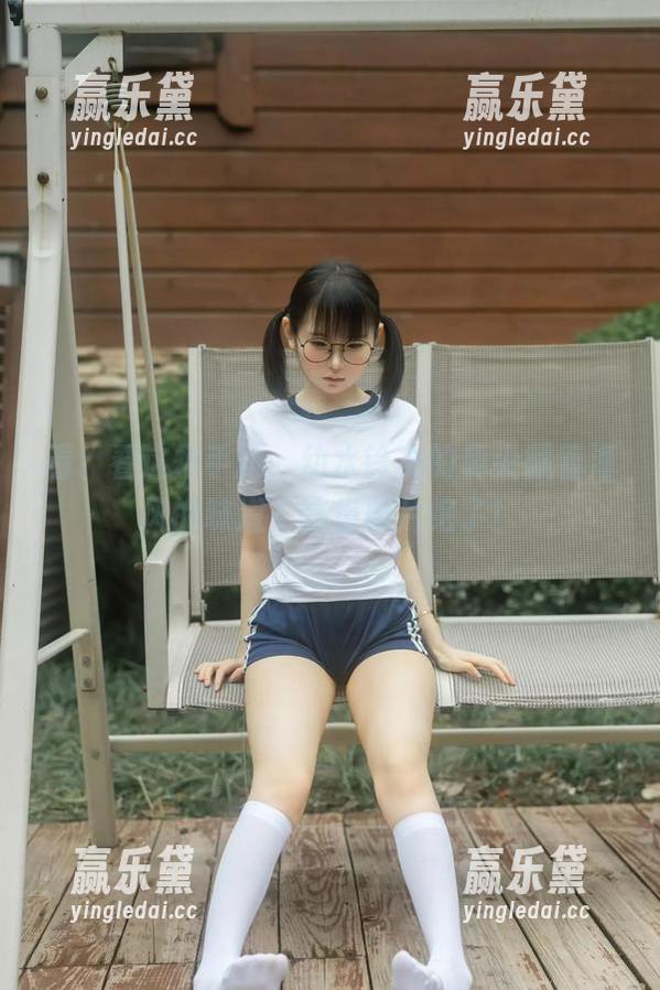 幼水铃衣 看、看这水手服,幼水铃衣的鼻尖藏着海风的味道,这组照片绝了!
