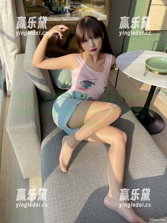 微密圈 - 烈焰玫瑰房车，就是要这样玩！张思允nice的无圣光套图，呼之欲出的小火焰满满的。