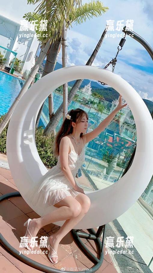 御子Yumiko 又一份御子Yumiko的免费图册,学姐,起来呀,别睡了!