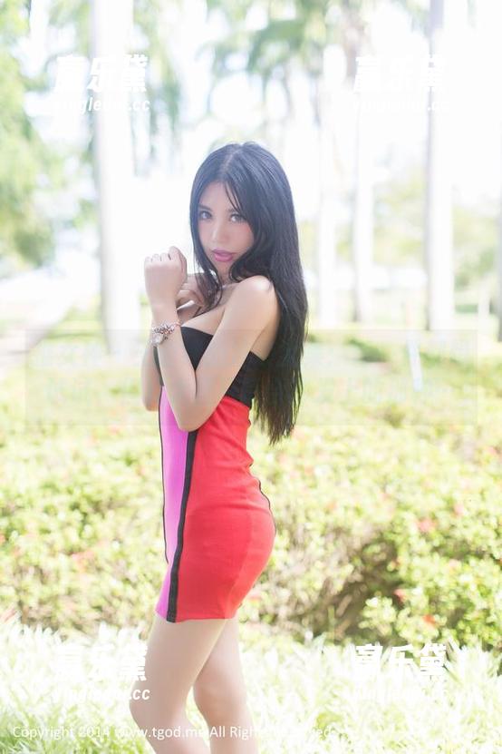 推女神 - 王语纯的泳装全集：每一件都想试试，但我大概只适合沙发上的那种…