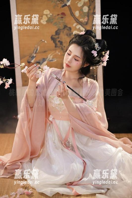 桃暖酱的废墟特辑，没想到分享的美图会让人对“废墟”有了新定义。