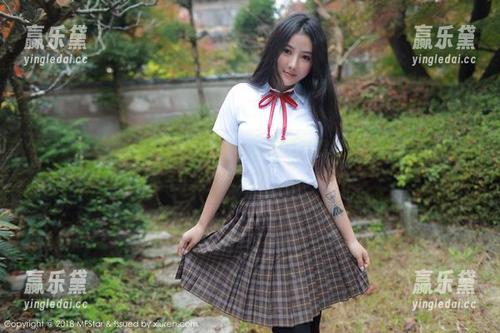 模范学院-任莹樱 模范学院 - 泳装这么穿,图包的私拍技艺我给满分——给任莹樱点个赞!