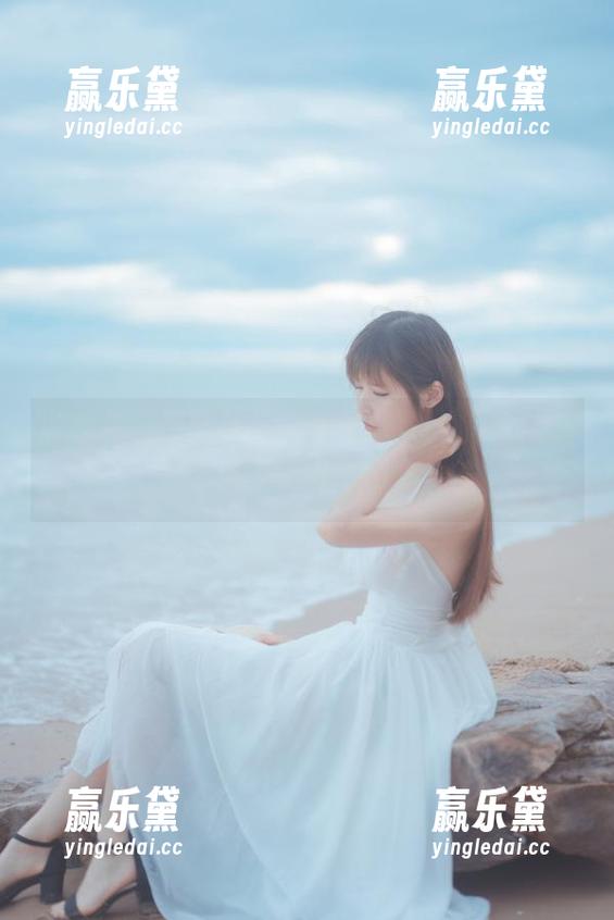 收起你的课堂笔记，爱老师phd的写真新作，女孩的优雅随意。