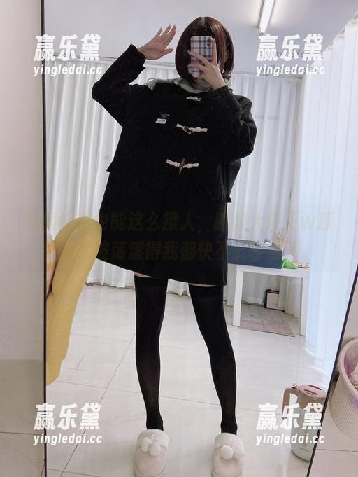 眼酱大魔王w 私房泳池也能这么撩人,眼酱大魔王w原图里水波荡漾得我都快不能呼吸了。