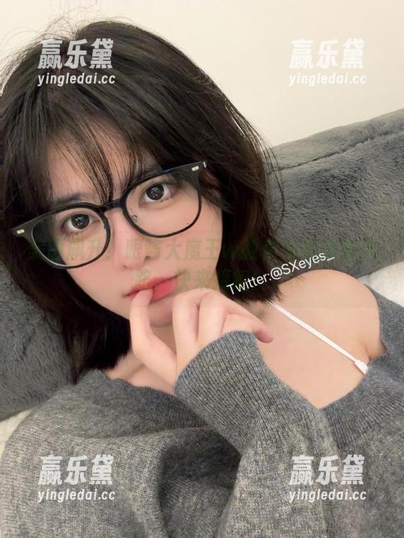 美图飙升！眼酱大魔王w教你私拍美脚之路，快来接招！