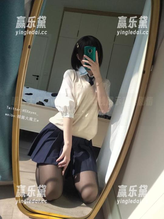 眼酱大魔王w 眼酱大魔王w的美图,在线展示真实剧情,只需一指滑动!