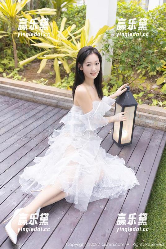 秀人网 - 谁说只有白领才能御姐？Elise谭晓彤的图集下载，让你惊呆！