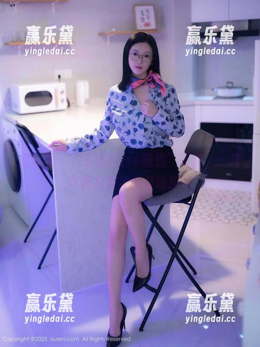 秀人网 - “于诺诺ise眼镜”写真，一场与镜片对视的灵魂探讨