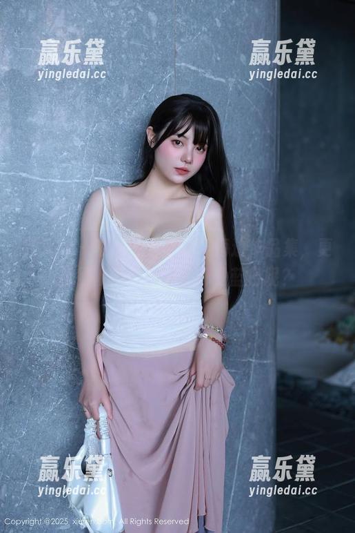秀人网-黎苏苏 秀人网 - 黎苏苏又带来了海边作品集,更新很魔性,谁说海都是蓝色呢?
