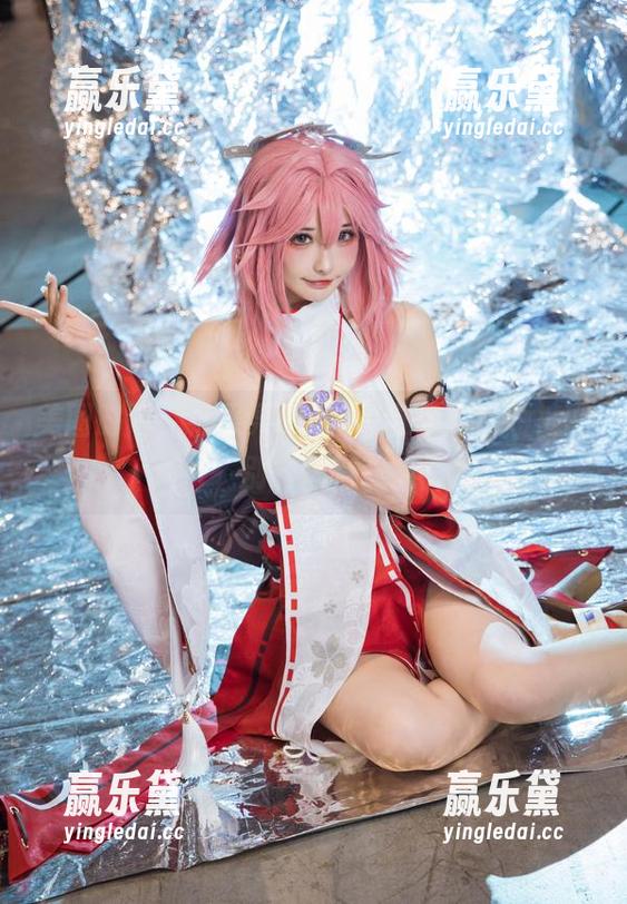 糖果果Candy 美图时间,糖果果Candy带你欣赏短裤的“别样风情”。