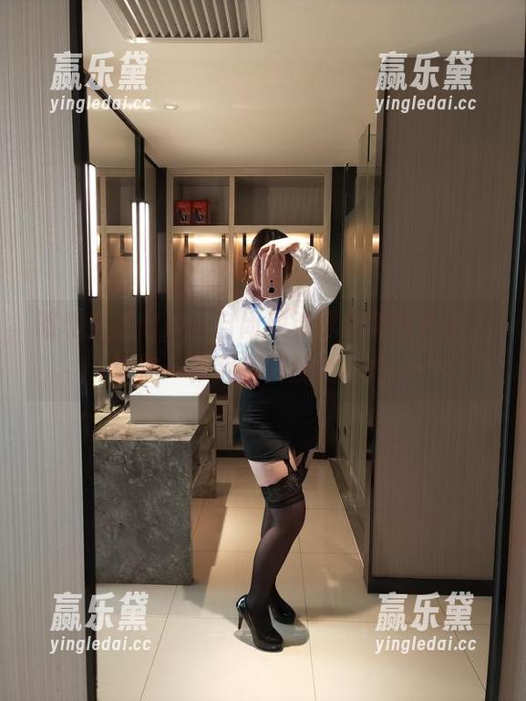 昭和太太归来：自闭颜球球的美图更新，让你一秒穿越到那个年代。