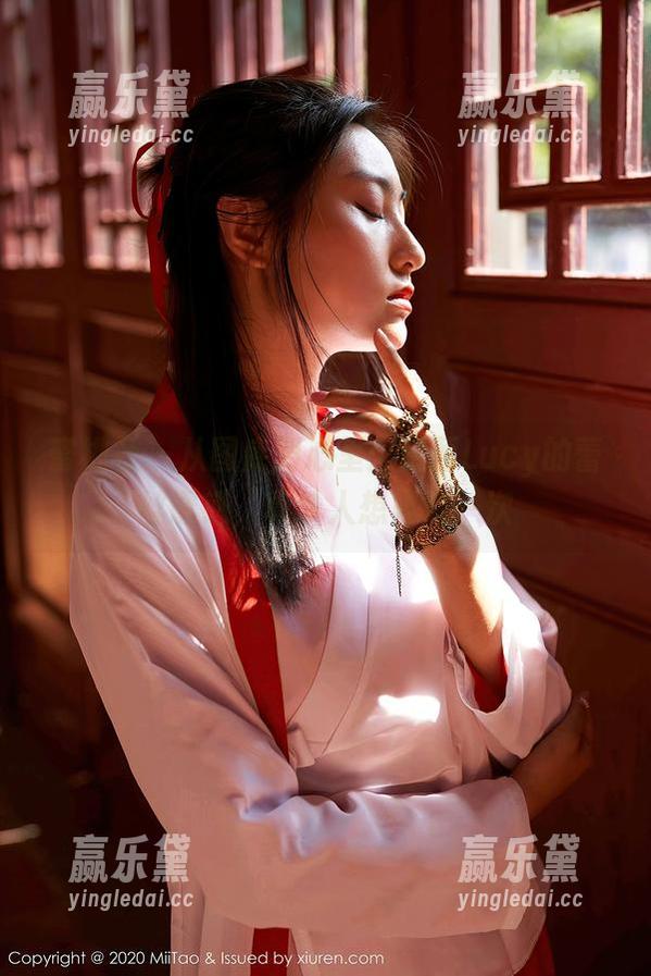 蜜桃社 - 从图库到心里：露西Lucy的蕾丝诱惑，真让人想再点一次