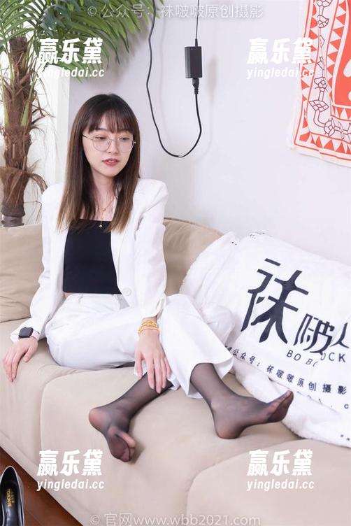袜啵啵-小甜豆 袜啵啵 - 连衣裙的魅力到底吸引了多少人?小甜豆来给你解疑,原图就等你来发现!