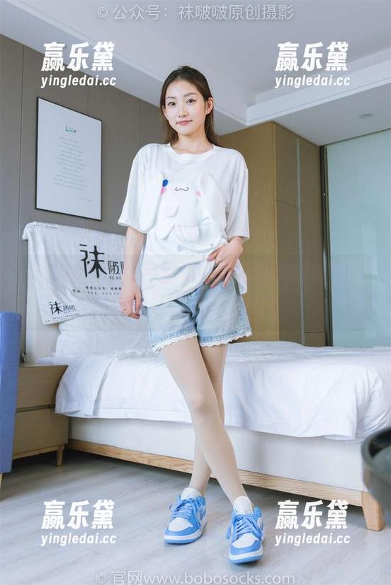 袜啵啵 - 高清图集见证，糯米的薄黑丝与脚尖透明这场华丽的‘交响乐’！