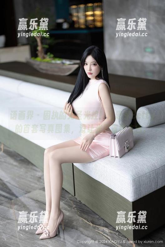 语画界 - 固执的无圣光控！周思乔Betty的首套写真图集，没让光影罩住本色。