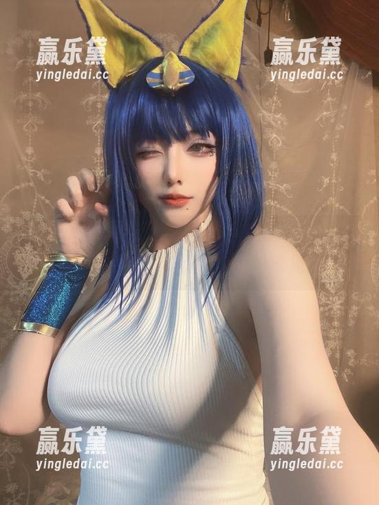图包里面的宫本武藏女仆，这个角色成功俘获了我的眼球，起起子vvvv真见底了！