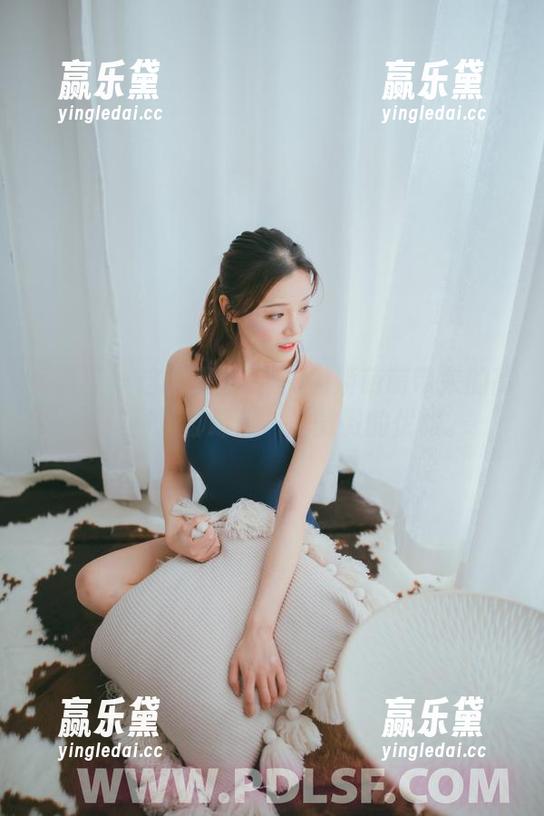 轰趴猫 - 这就是美！K8傲娇萌萌带来的高清美图，脚踝那一抹微微的优雅。