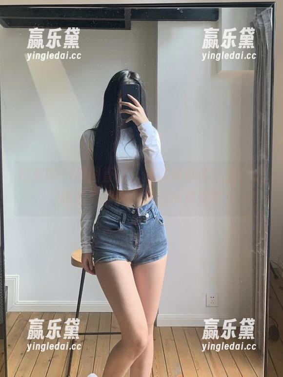 微密圈 - 原图直击：陈佩奇穿着礼服，这摆姿势能选个最佳演员奖吧