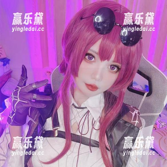 哇，雪猫这身旗袍穿得怎么回事？下载作品前心里有些纠结啊。