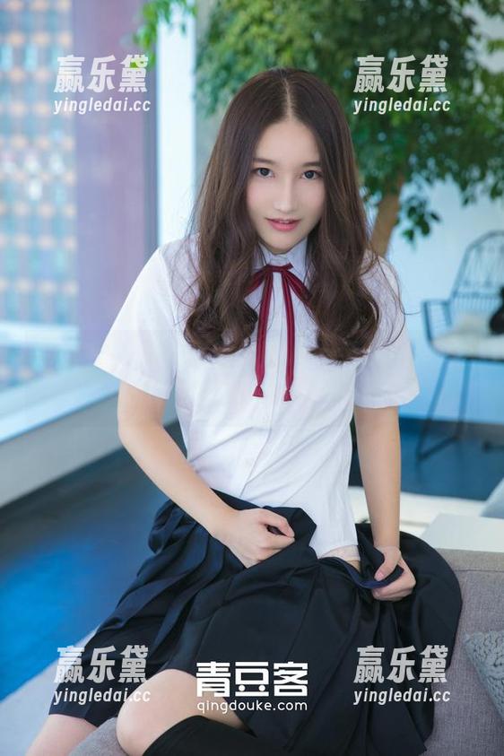 青豆客-梦娜Vanessa 青豆客 - 原图展示梦娜Vanessa的黑丝风情,眼力见的有多重要?