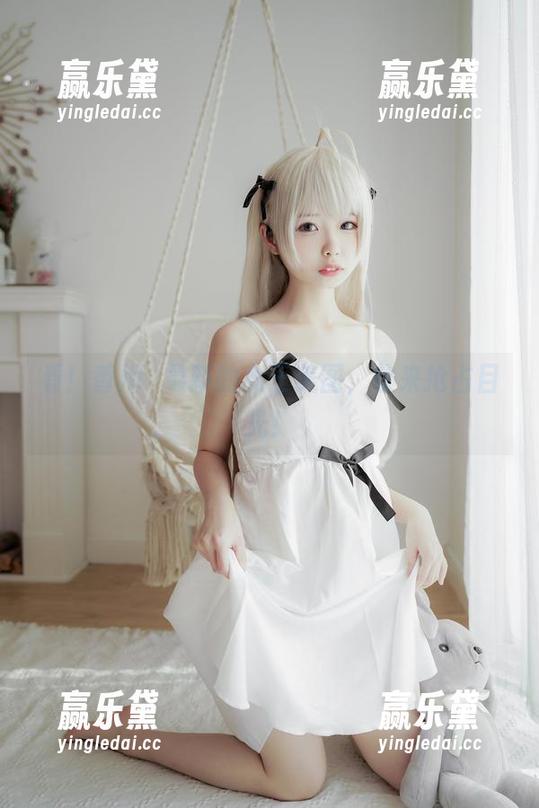香川澪 看!香川澪最新的女王美图,快来抢占目光!
