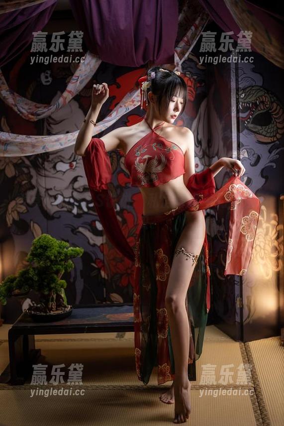 香草喵露露 香草喵露露VS饼饼:私房写真中的搞怪对决