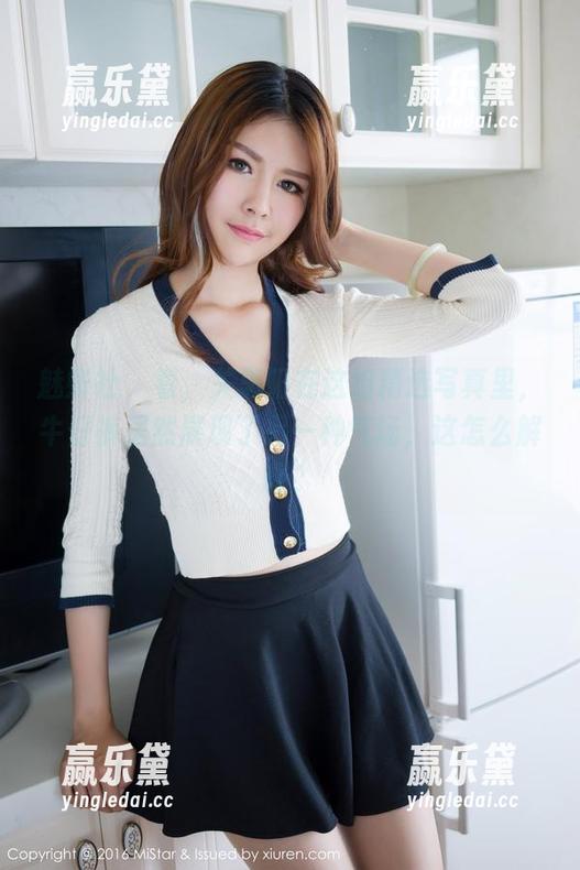 魅妍社 - 看，关思阳在这组精选写真里，牛仔裤居然展现了另一种气场，这怎么解释？